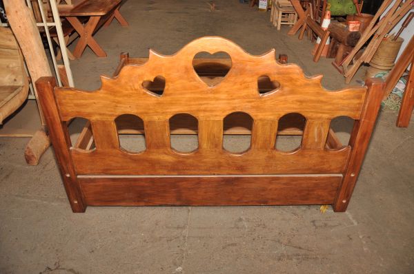 Cama Casal Selada em Angelin 1,40 x 1,90